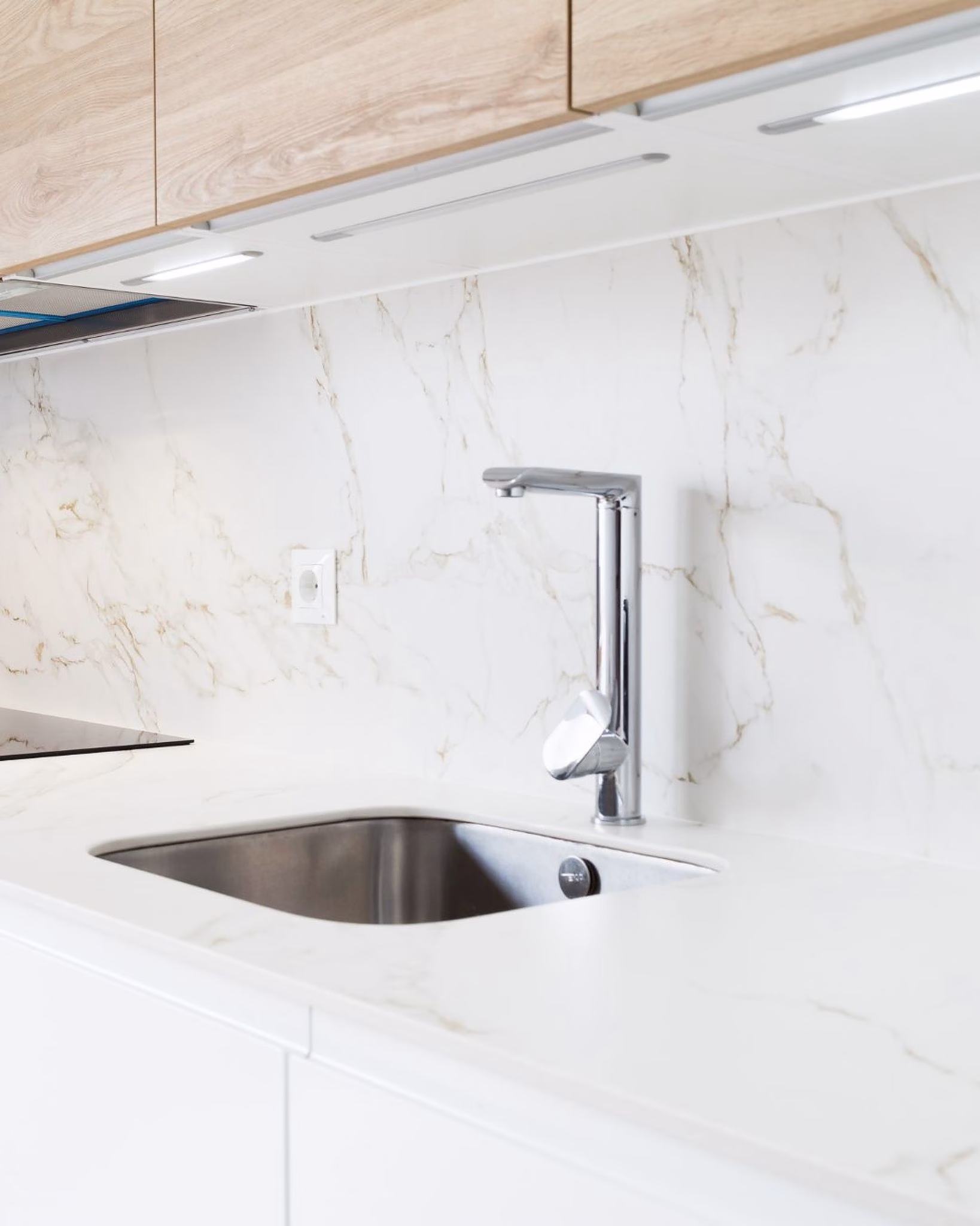 230314_trucos_para_dar_calidez_tu_cocina_blanca_4.-pim2-2000_q