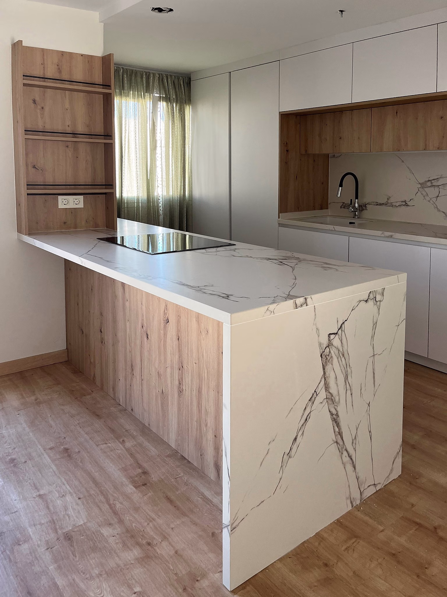 muebles_avenida_-_cocina_blanca_madera_y_marmol_1.-pim2-2000_q